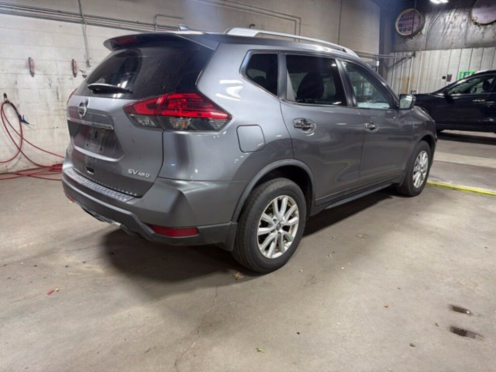 Used 2017 Nissan Rogue SV SUV