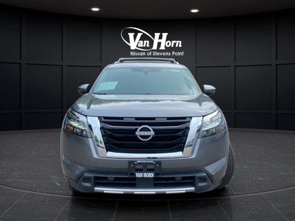 Used 2025 Nissan Pathfinder SL SUV