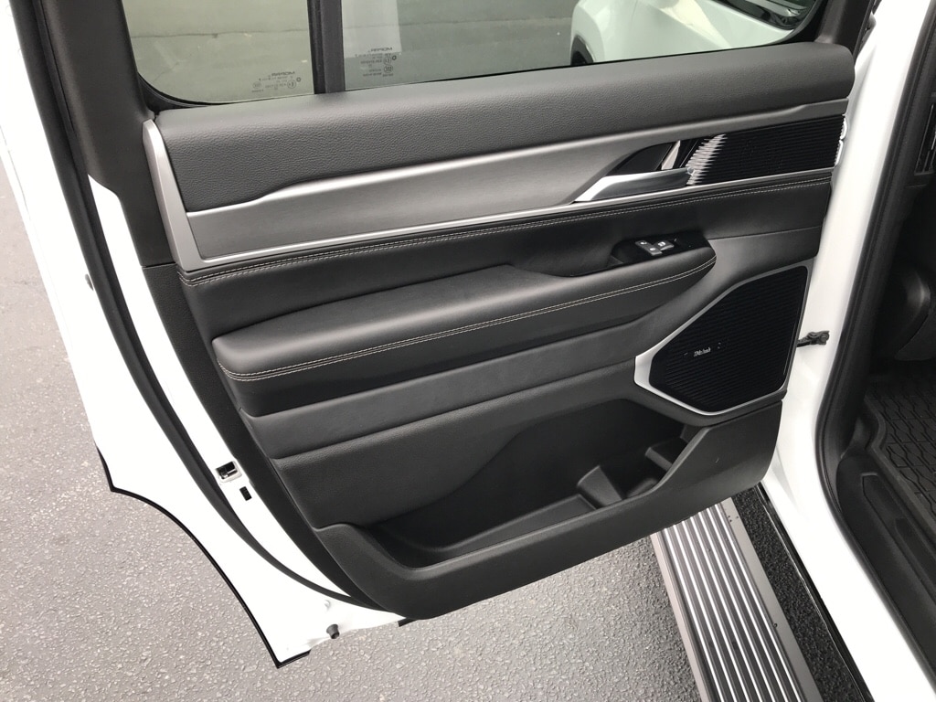 2026 Jeep Grand Wagoneer Limited Altitude - Photo 25