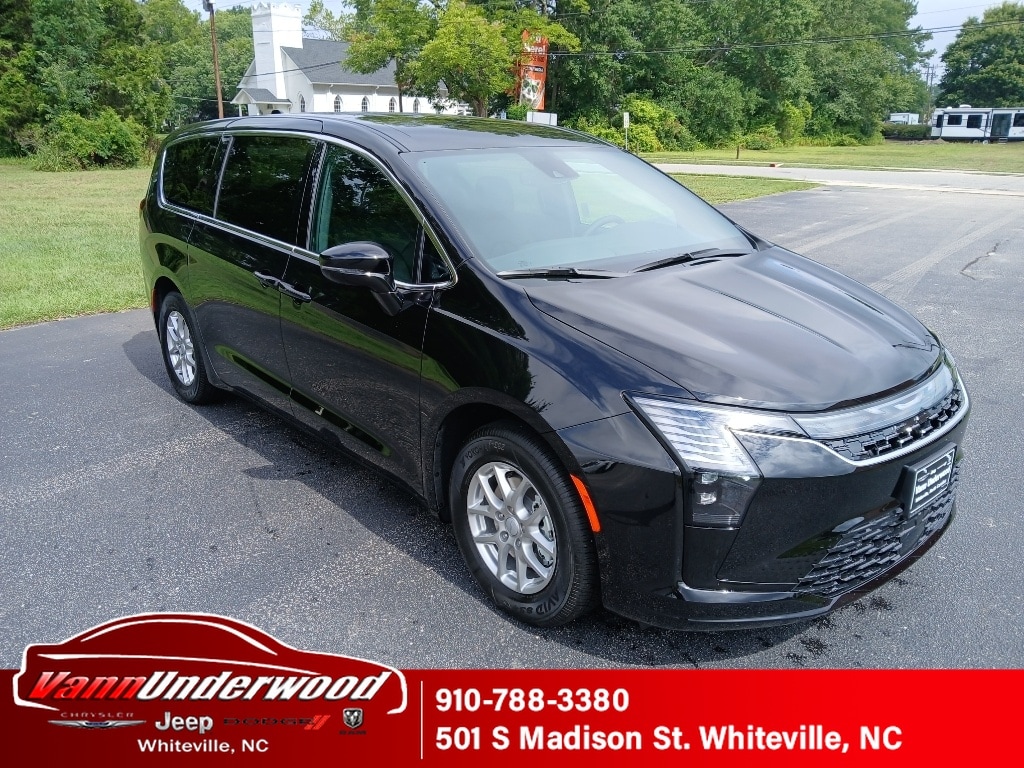 2027 Chrysler Pacifica Select