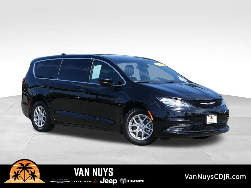 2025 Chrysler Voyager