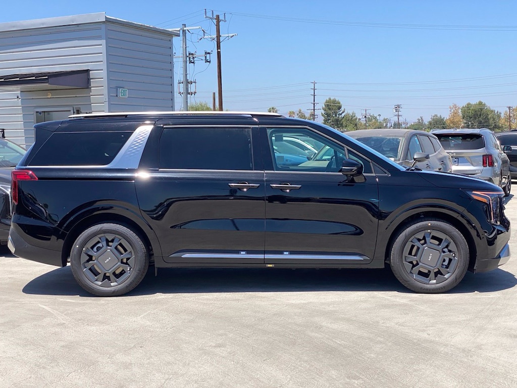New 2026 Kia Carnival Hybrid SX Minivan/Van