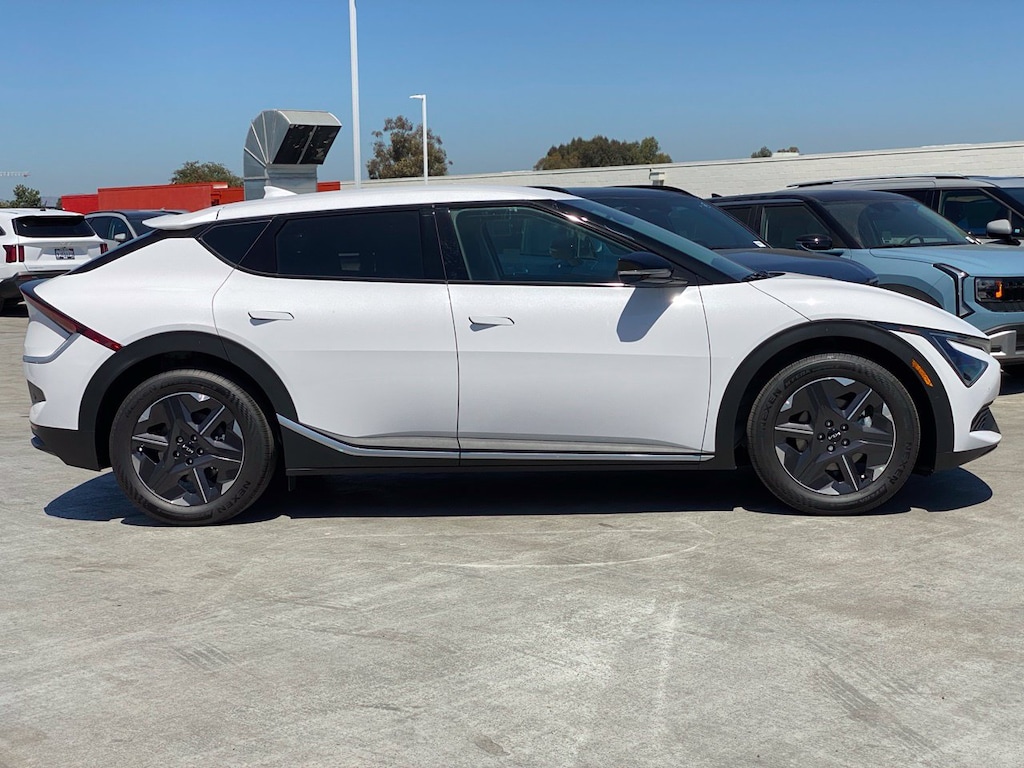 New 2026 Kia EV6 Light SUV