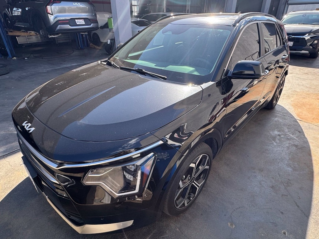 Certified 2023 Kia Niro SX Touring SUV