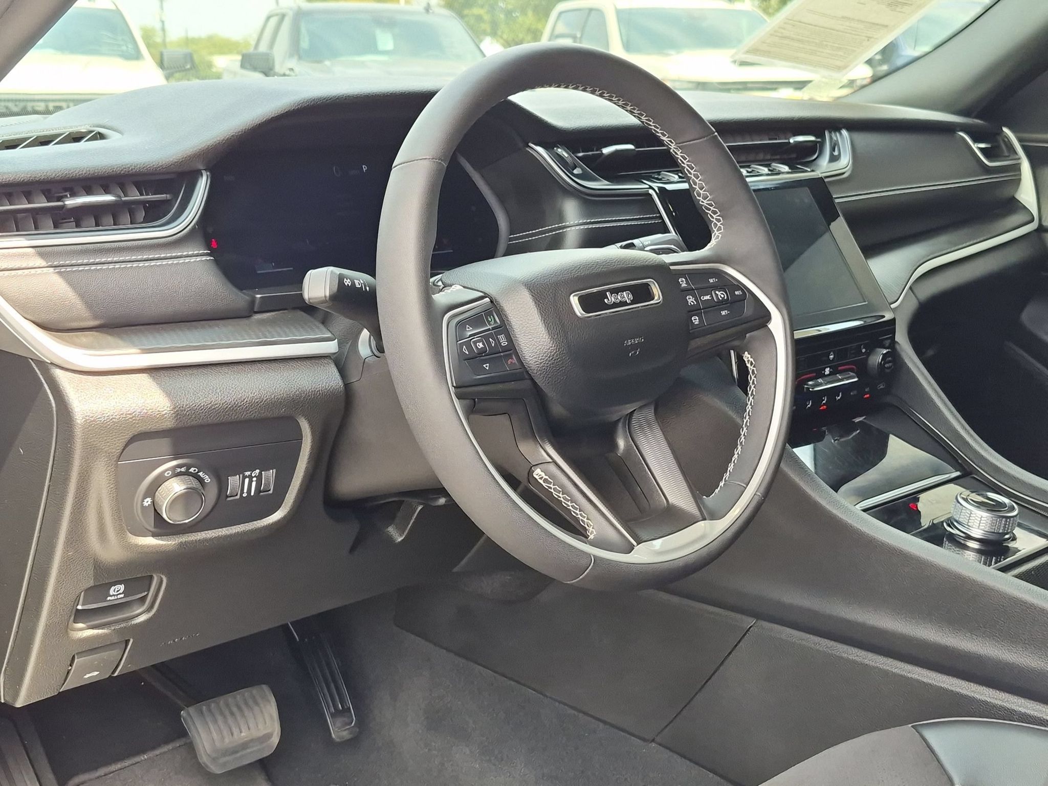2024 Jeep Grand Cherokee L Altitude - Photo 10
