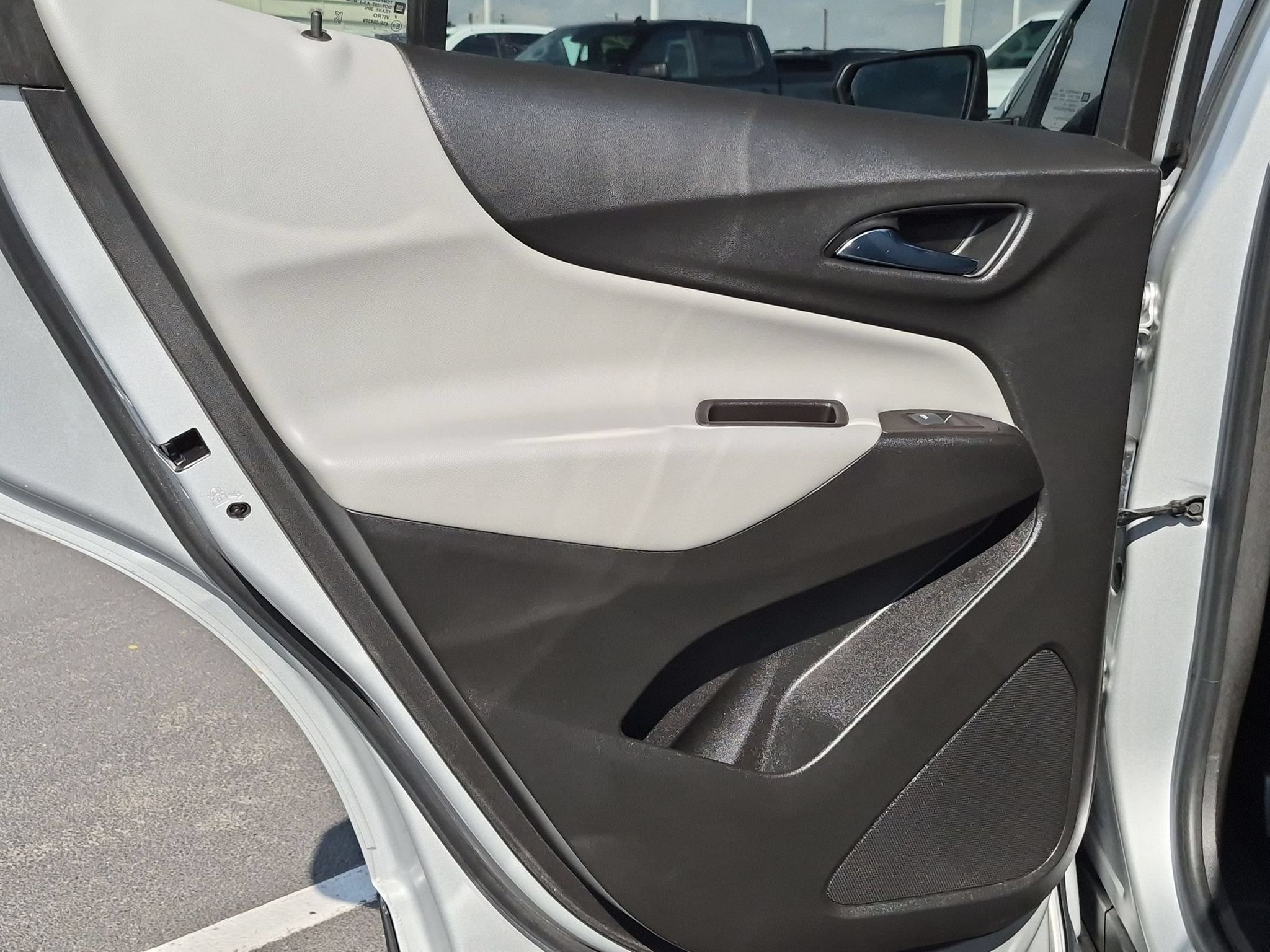 2022 Chevrolet Equinox LS - Photo 15