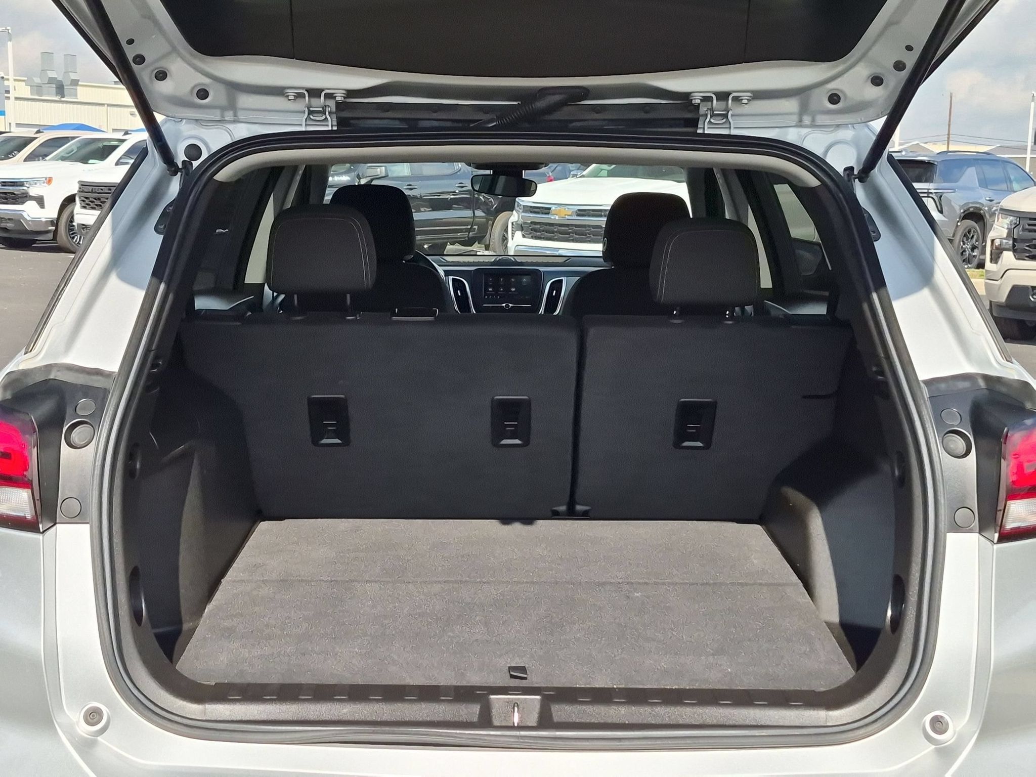 2022 Chevrolet Equinox LS - Photo 26