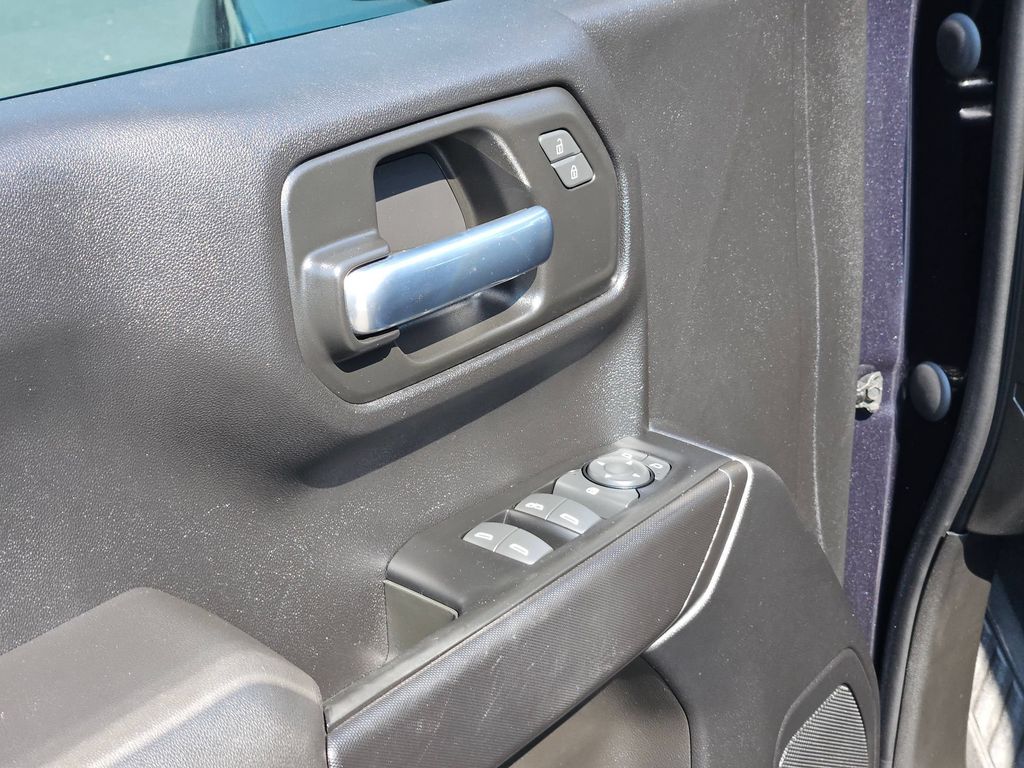 2022 Chevrolet Silverado 1500 Custom - Photo 12