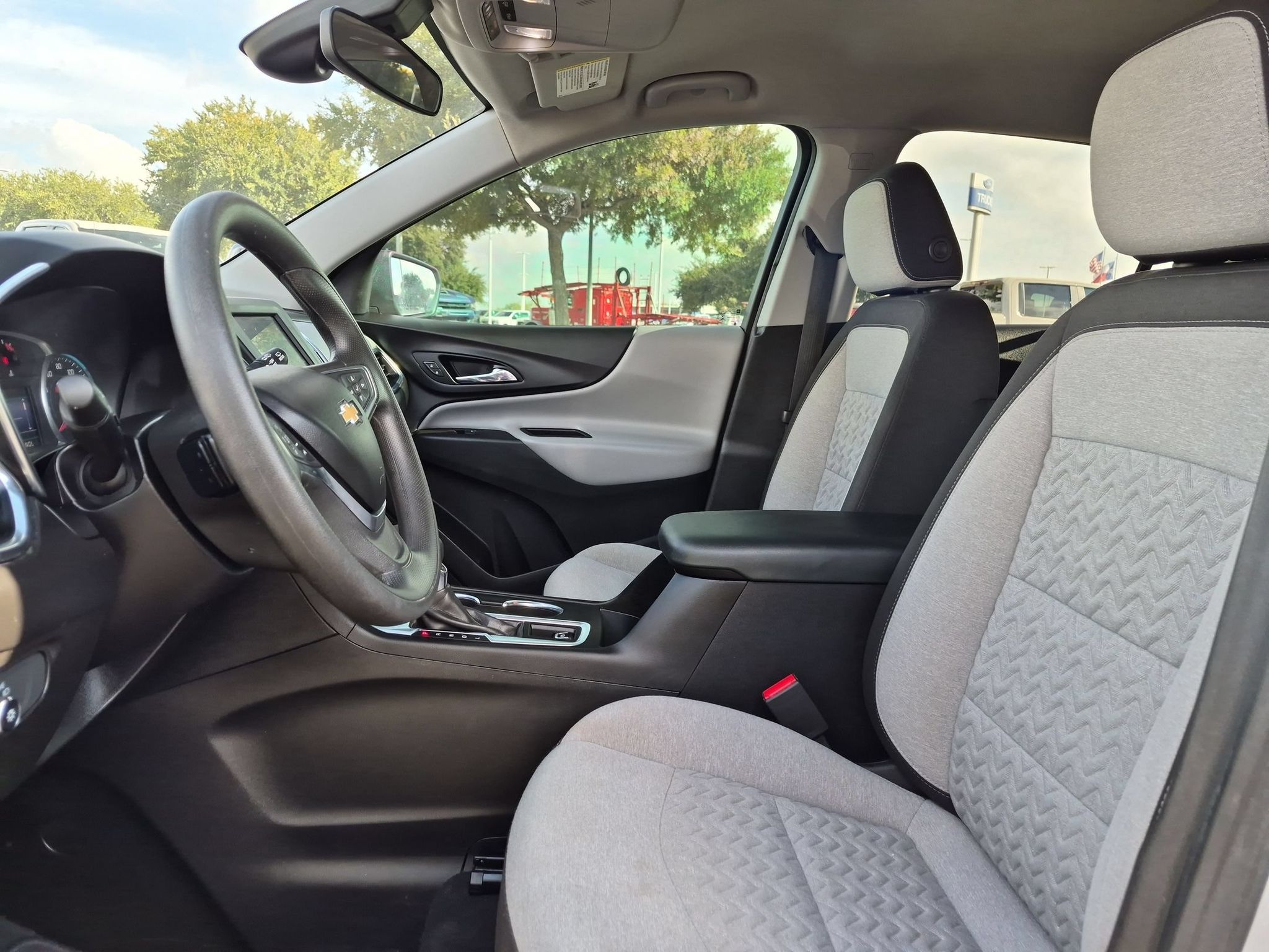 2022 Chevrolet Equinox LS - Photo 9