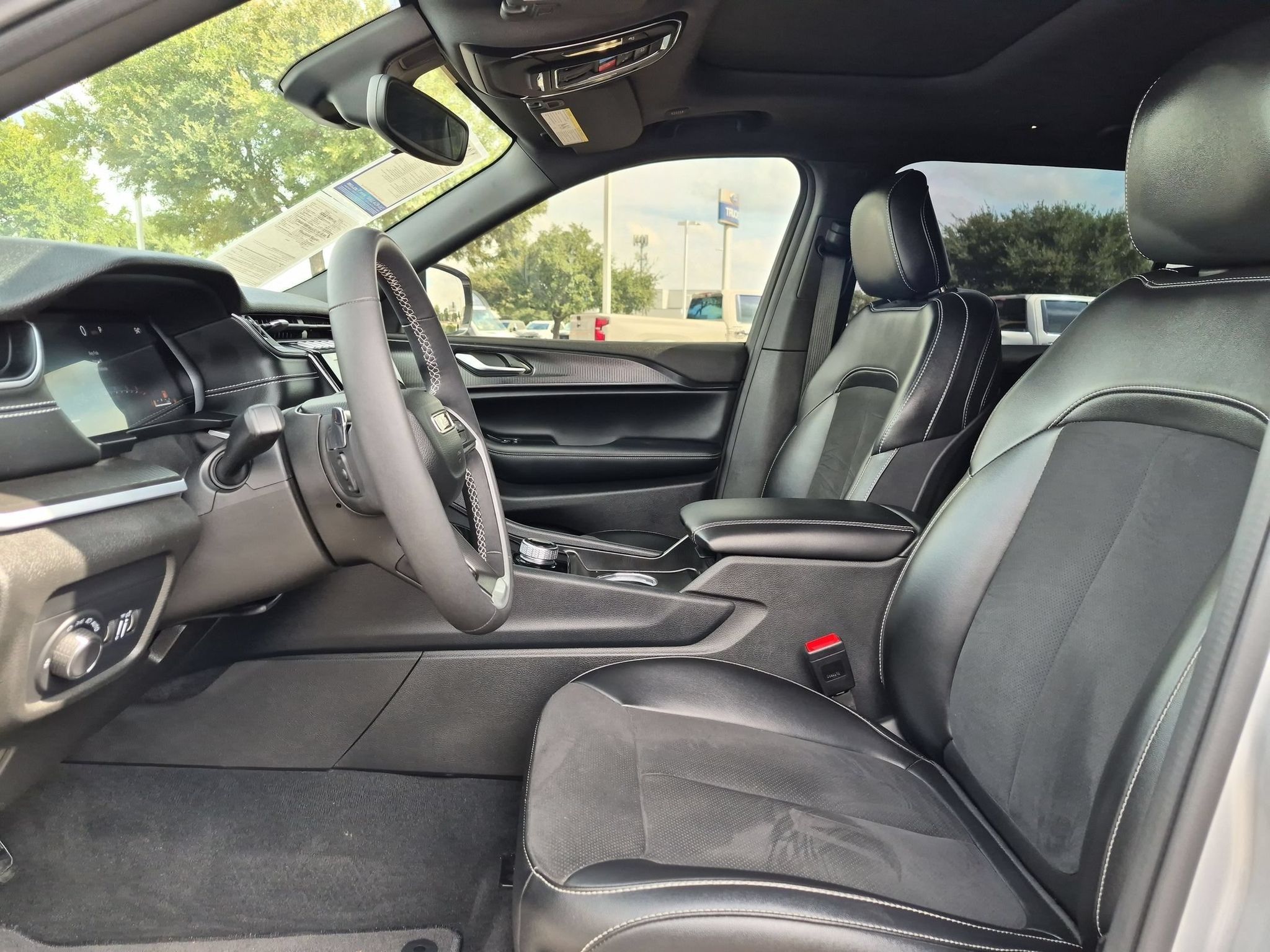 2024 Jeep Grand Cherokee L Altitude - Photo 9