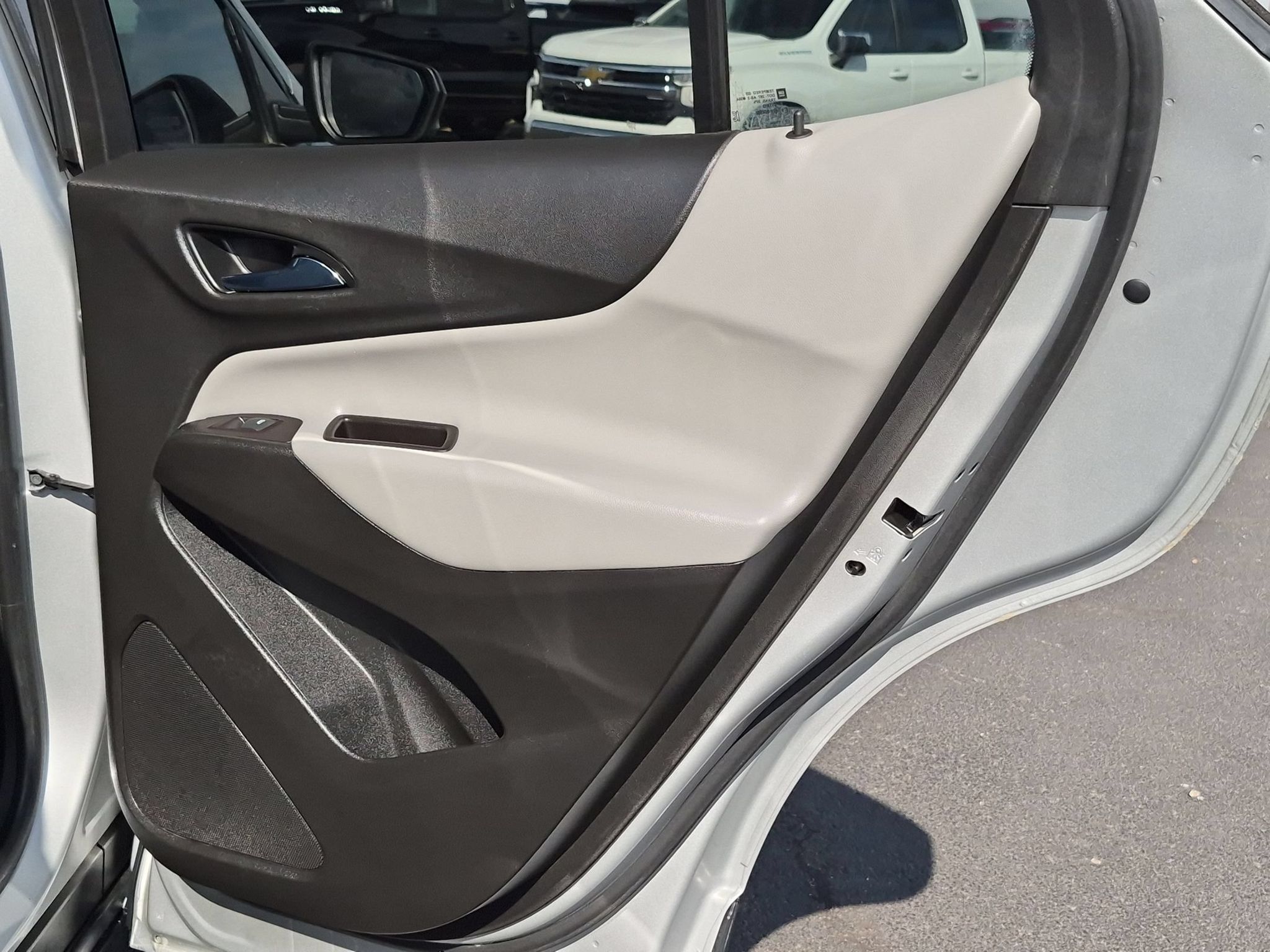 2022 Chevrolet Equinox LS - Photo 28