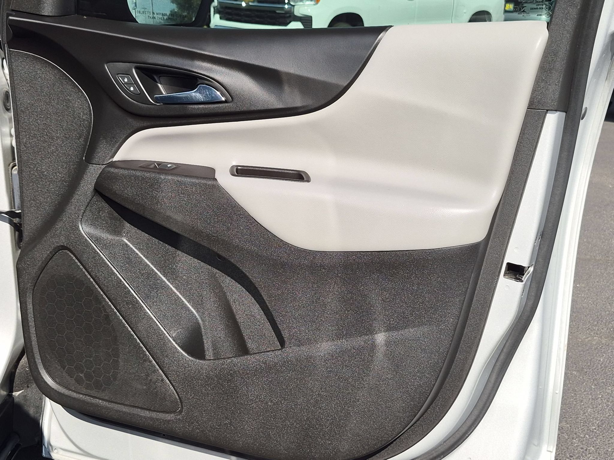 2022 Chevrolet Equinox LS - Photo 31