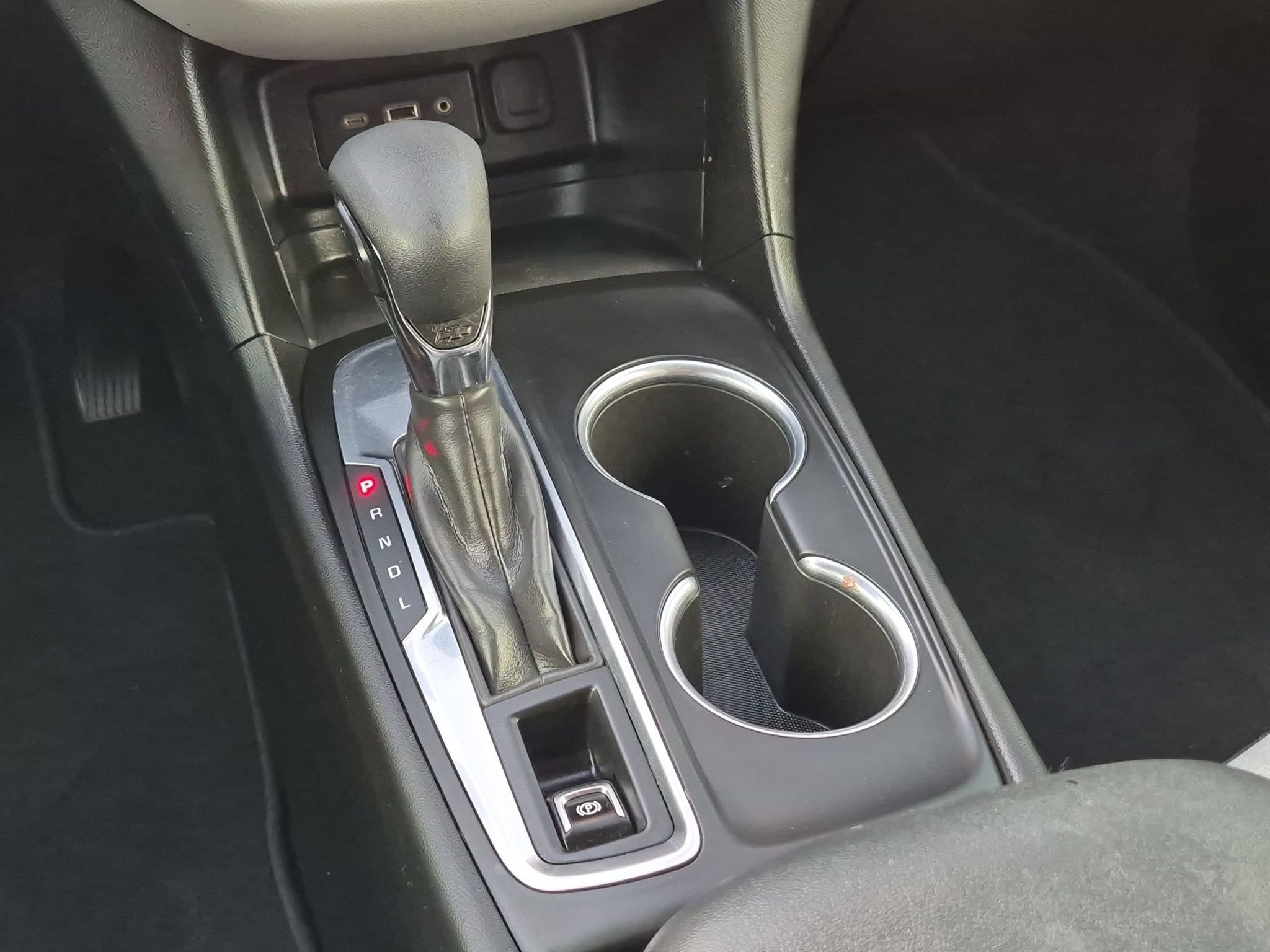 2022 Chevrolet Equinox LS - Photo 21