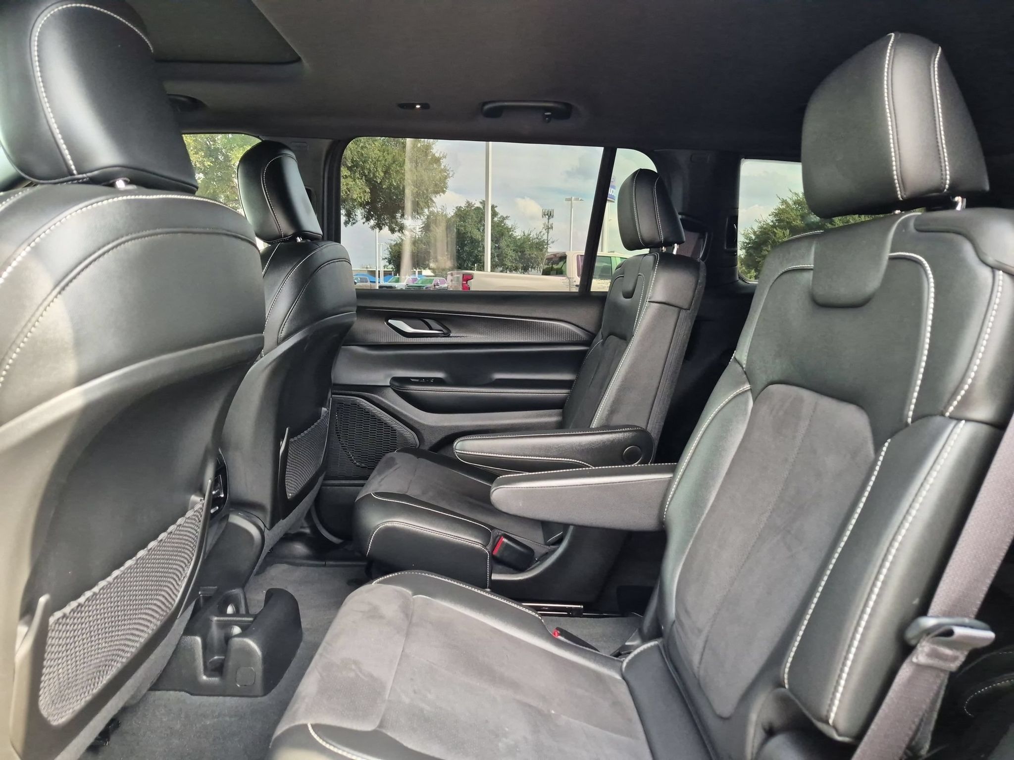 2024 Jeep Grand Cherokee L Altitude - Photo 14
