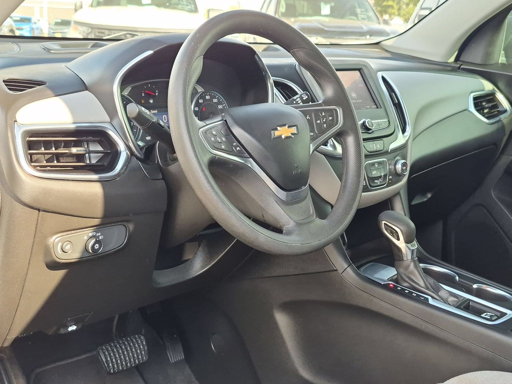 2022 Chevrolet Equinox LS - Photo 10