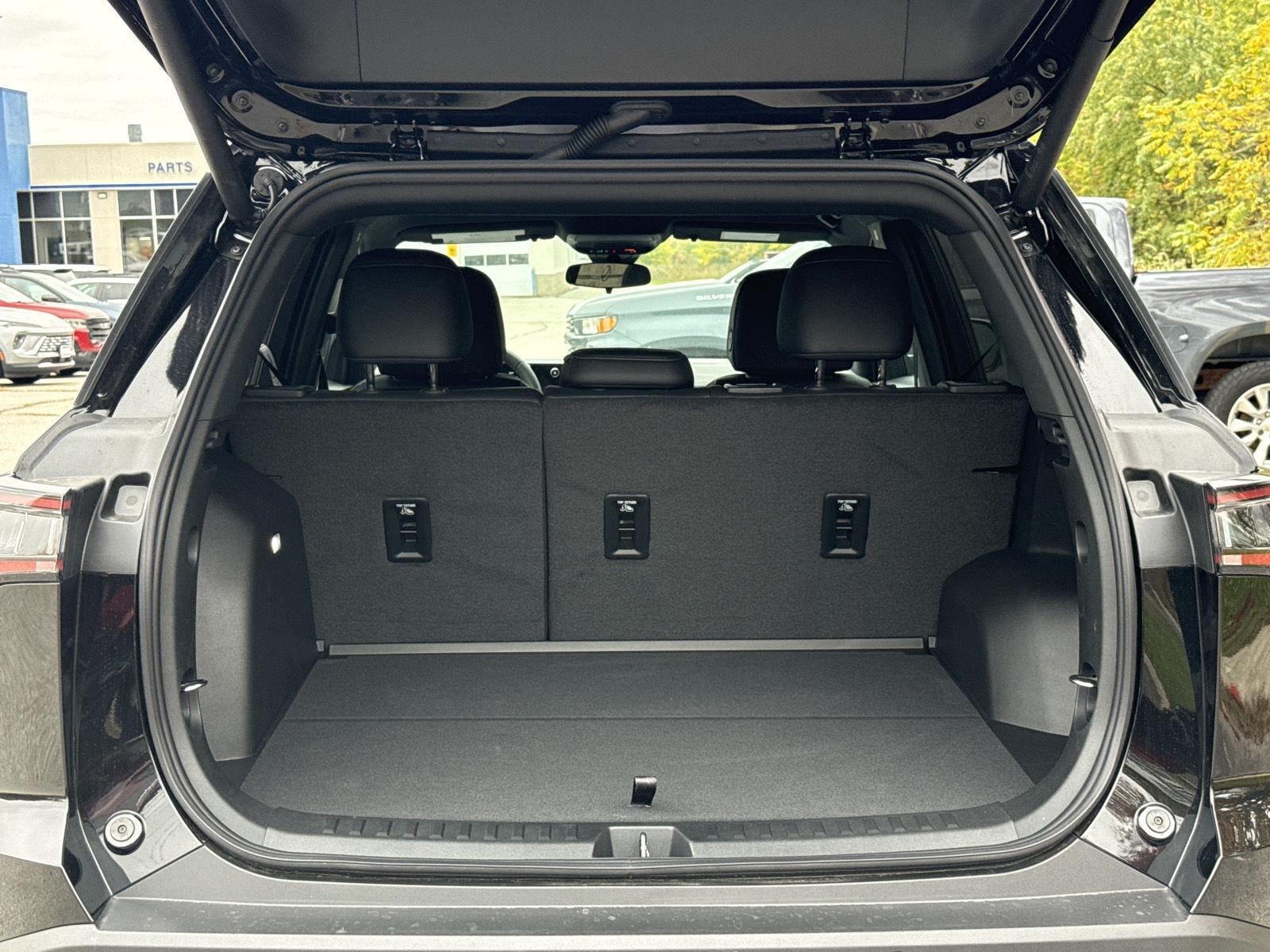 2027 Chevrolet Equinox LT - Photo 15