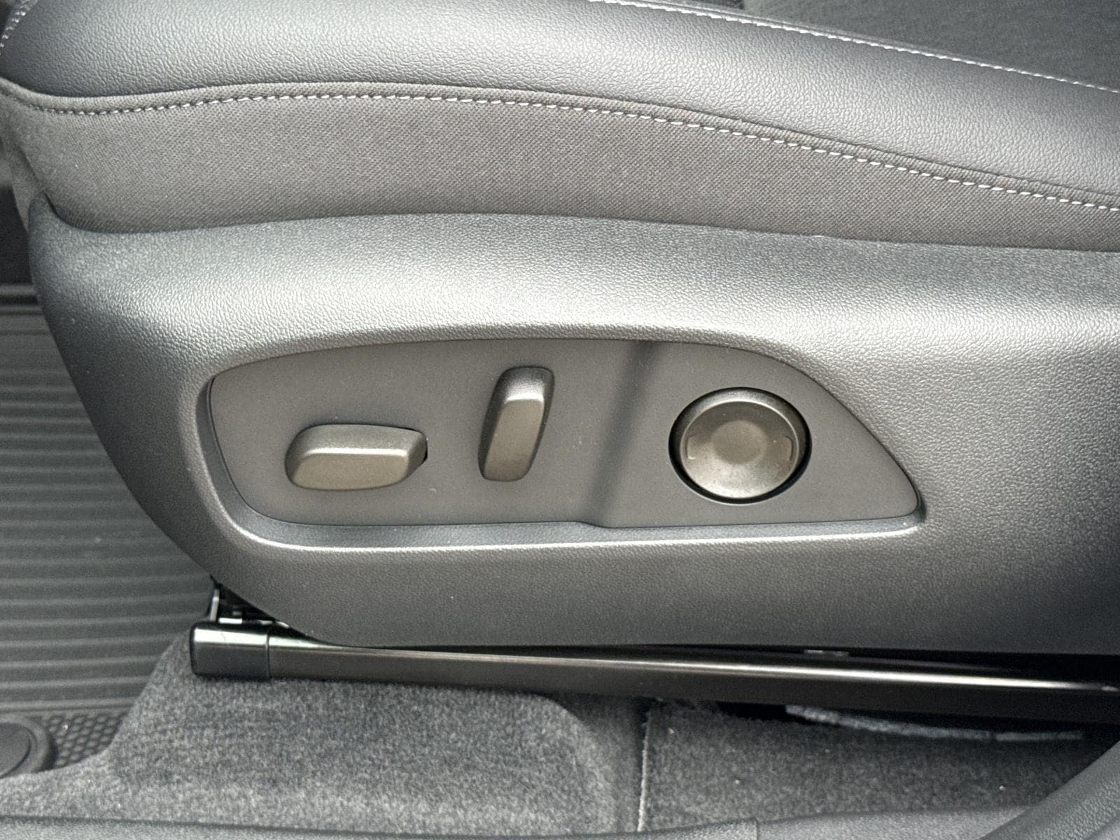 2027 Chevrolet Equinox LT - Photo 16