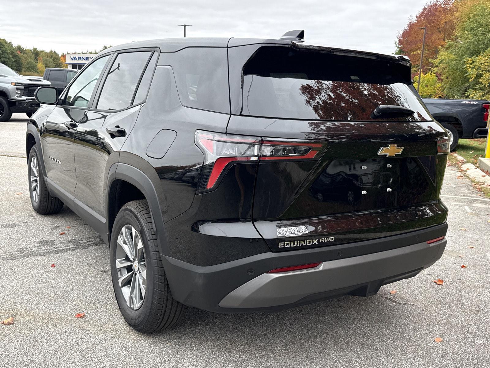 2027 Chevrolet Equinox LT - Photo 8