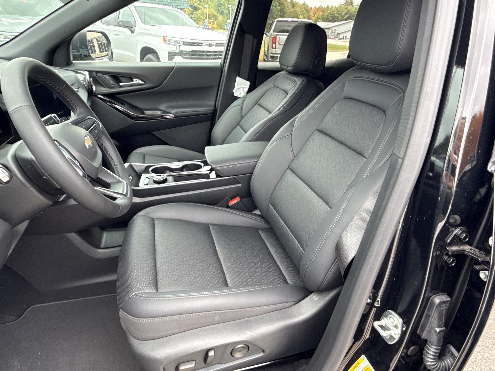 2027 Chevrolet Equinox LT - Photo 12