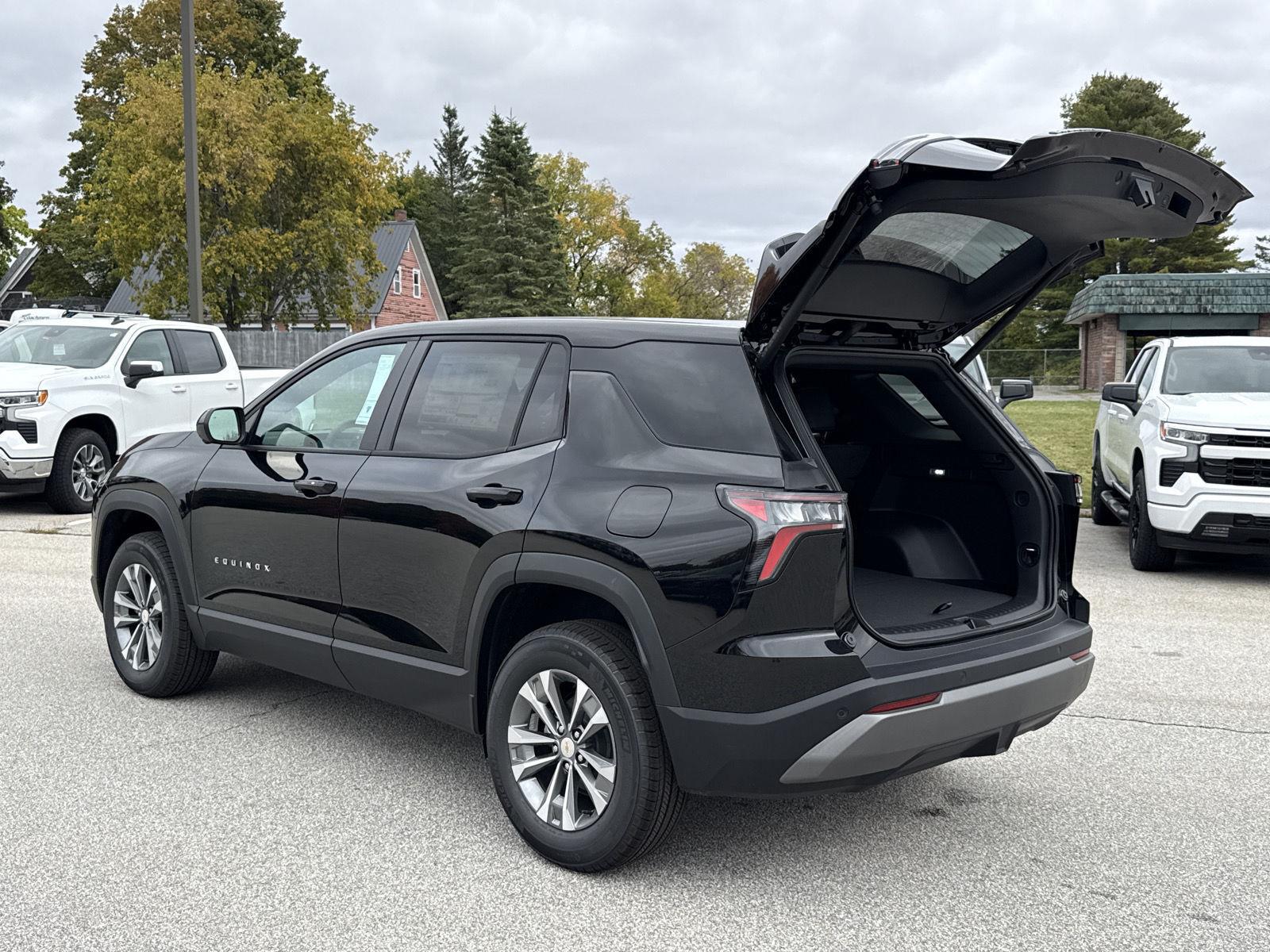 2027 Chevrolet Equinox LT - Photo 9