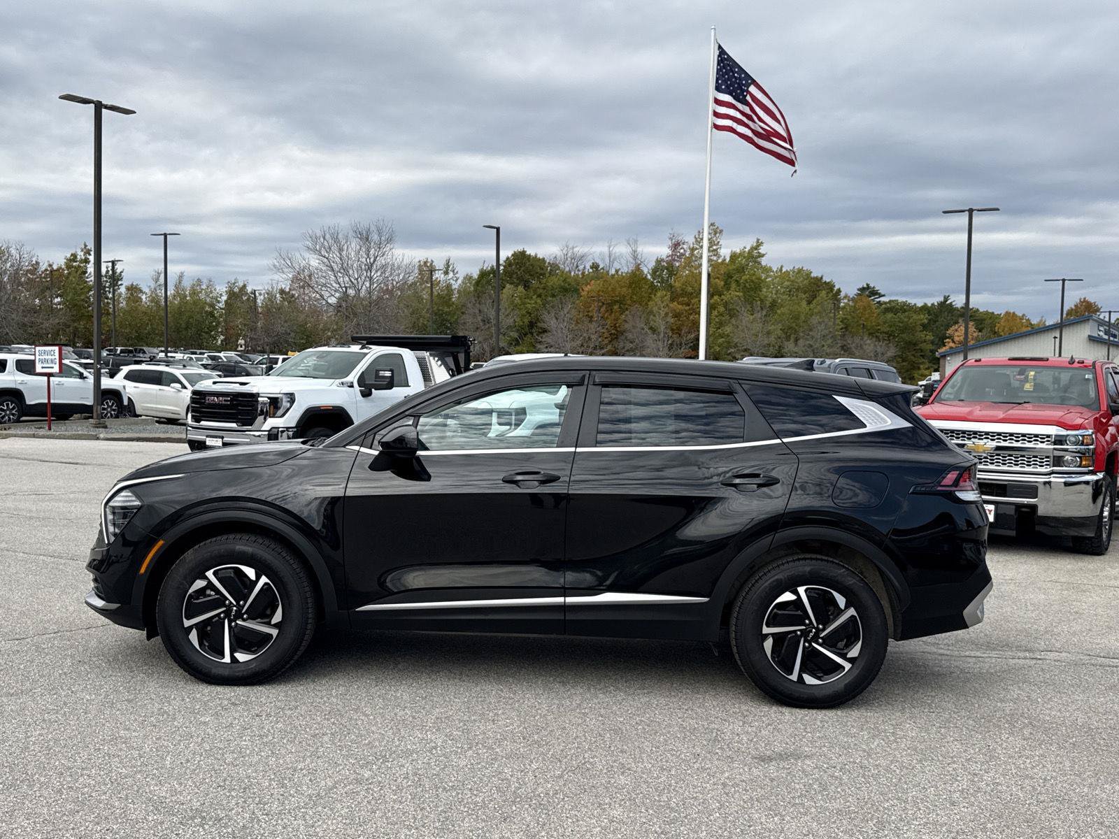 Used 2024 Kia Sportage Hybrid LX SUV