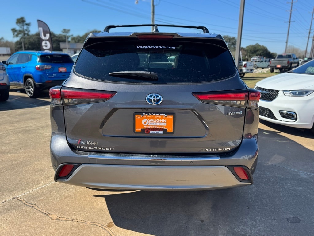 Used 2022 Toyota Highlander Hybrid Platinum SUV