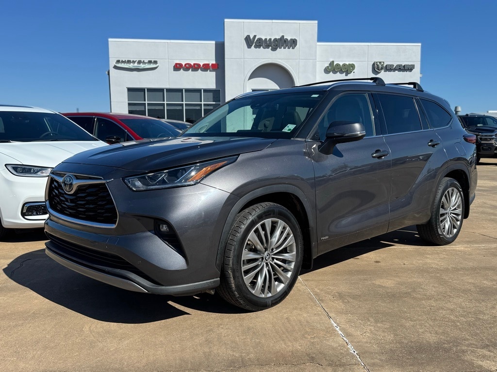 Used 2022 Toyota Highlander Hybrid Platinum SUV