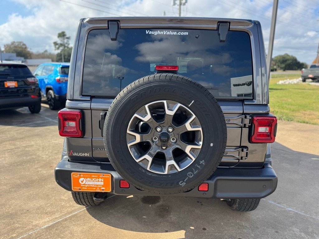 Used 2025 Jeep Wrangler Sahara SUV