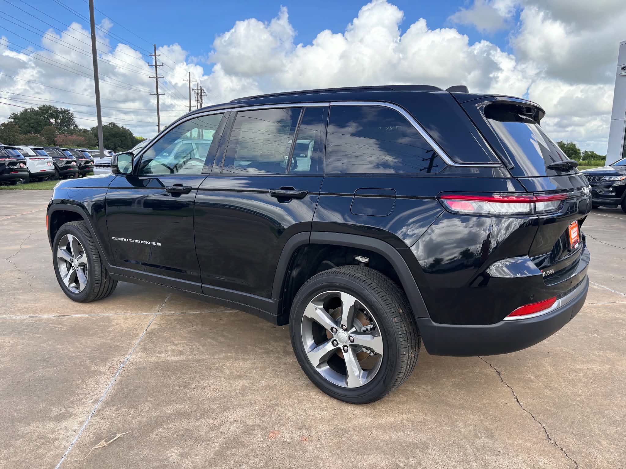 New 2026 Jeep Grand Cherokee LIMITED 4X2 Sport Utility