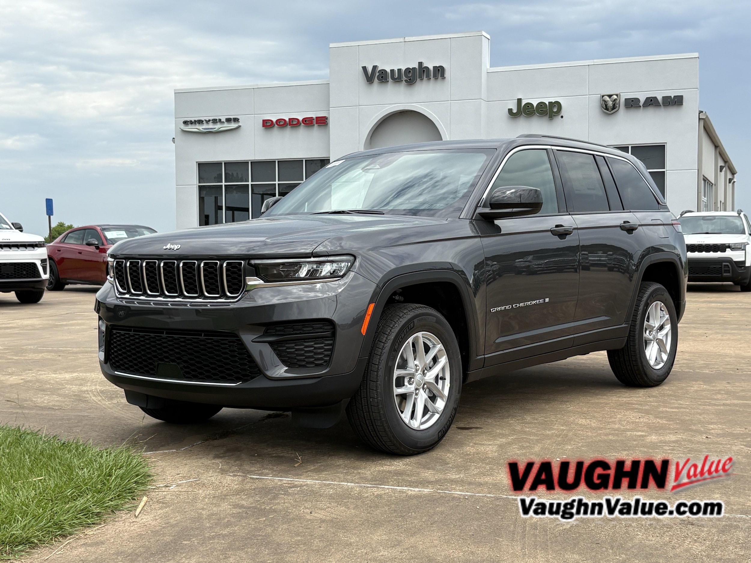 2026 Jeep Grand Cherokee Laredo