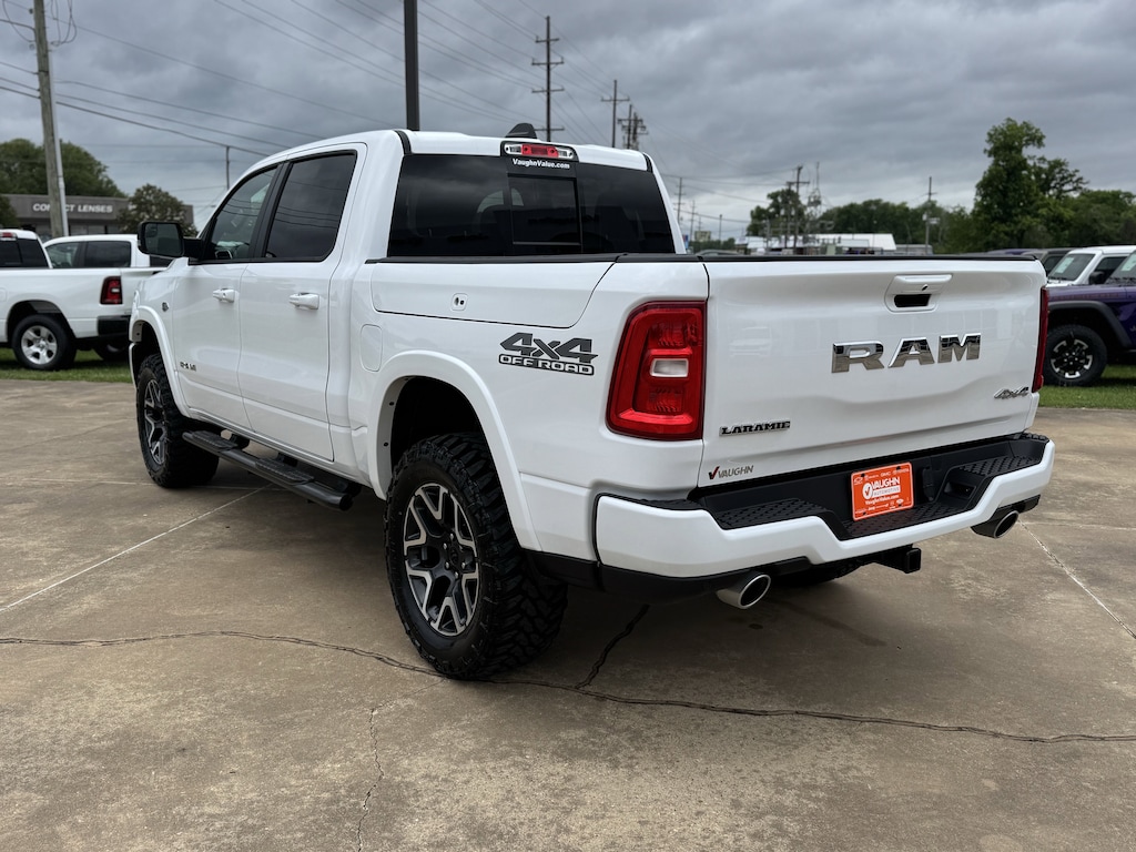 New 2026 Ram 1500 LARAMIE CREW CAB 4X4 5'7 BOX Pickup