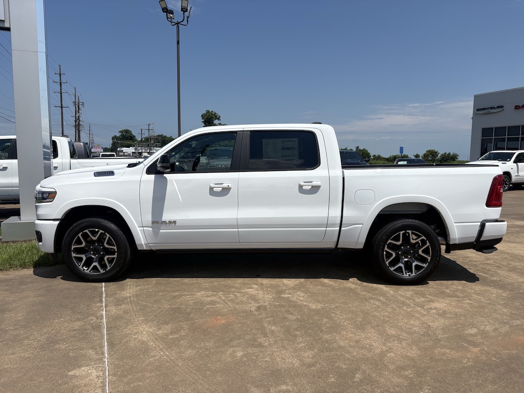 New 2026 Ram 1500 LARAMIE CREW CAB 4X4 5'7 BOX Pickup