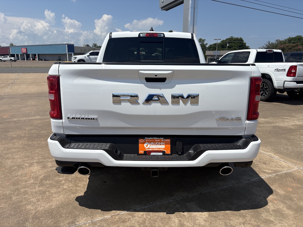 New 2026 Ram 1500 LARAMIE CREW CAB 4X4 5'7 BOX Pickup