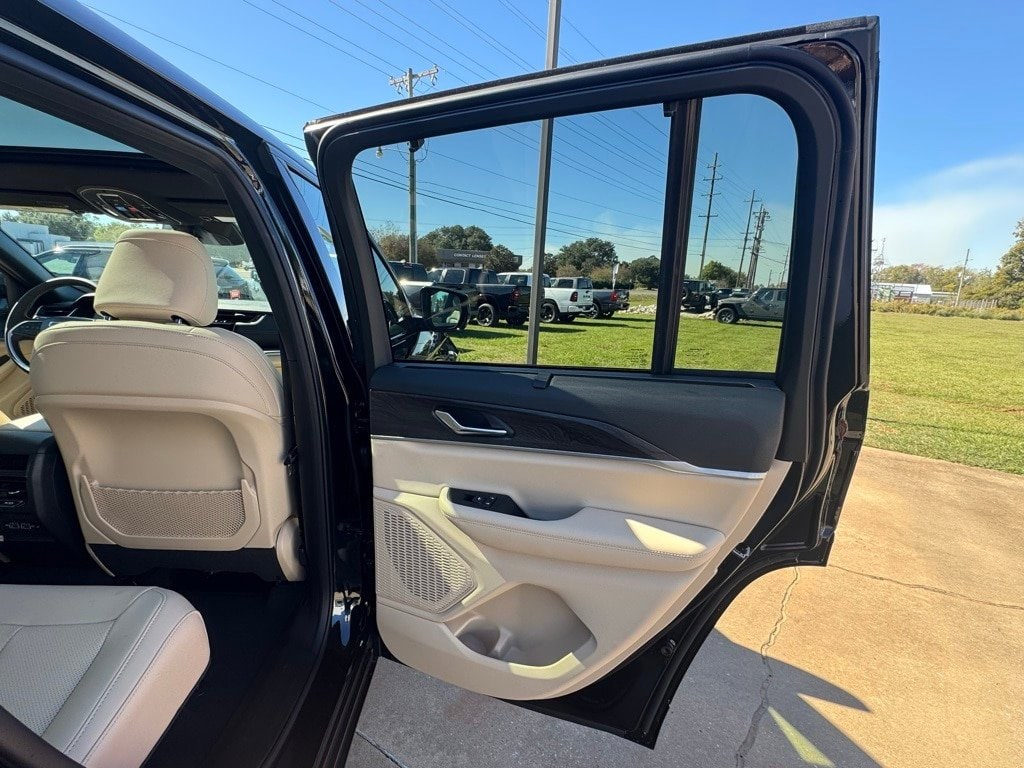 2025 Jeep Grand Cherokee Limited - Photo 16