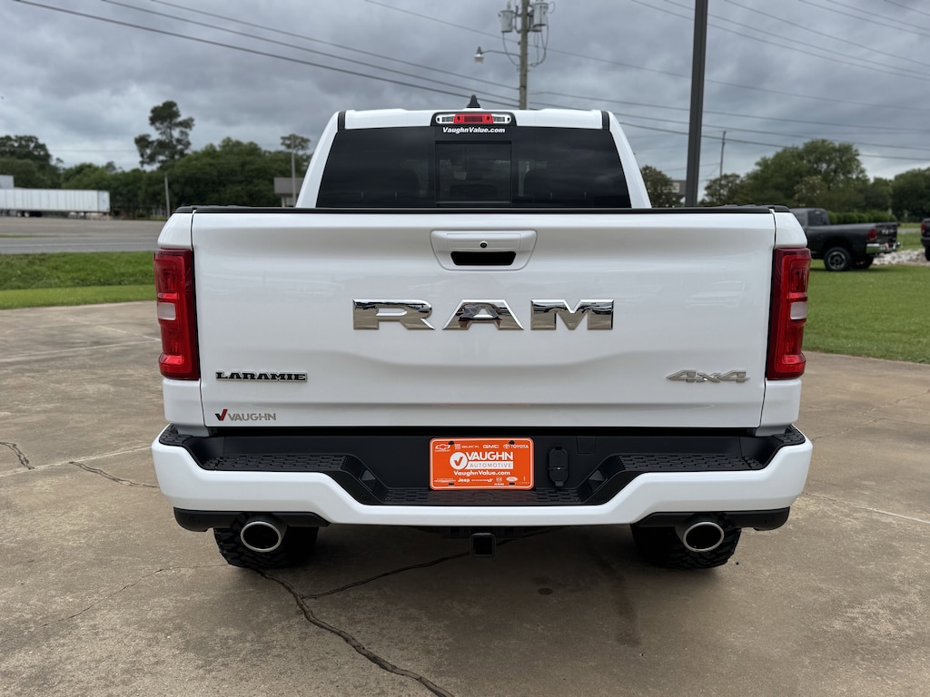 New 2026 Ram 1500 LARAMIE CREW CAB 4X4 5'7 BOX Pickup