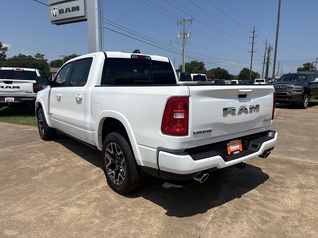 New 2026 Ram 1500 LARAMIE CREW CAB 4X4 5'7 BOX Pickup