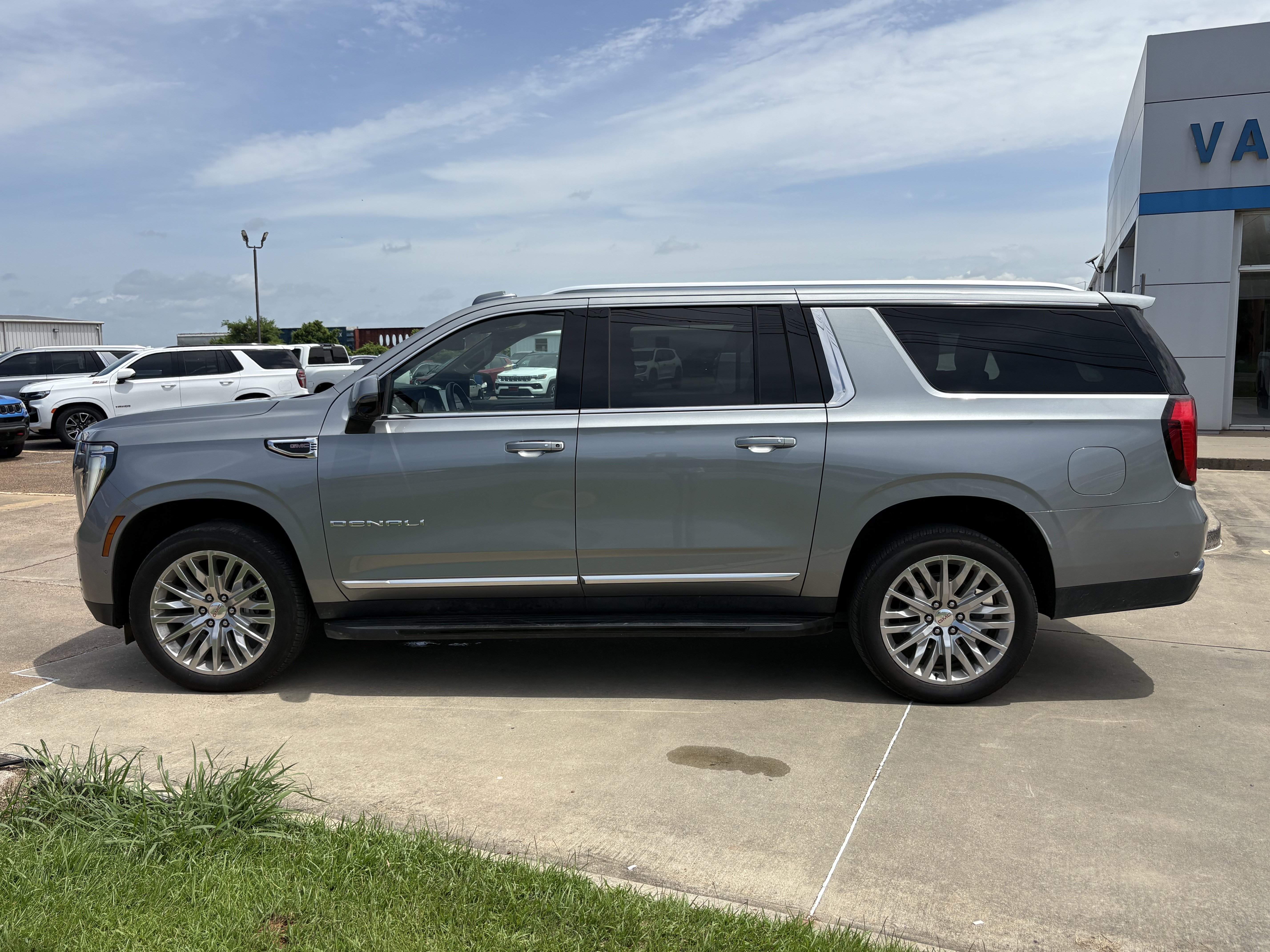 Used 2025 GMC Yukon XL Denali SUV
