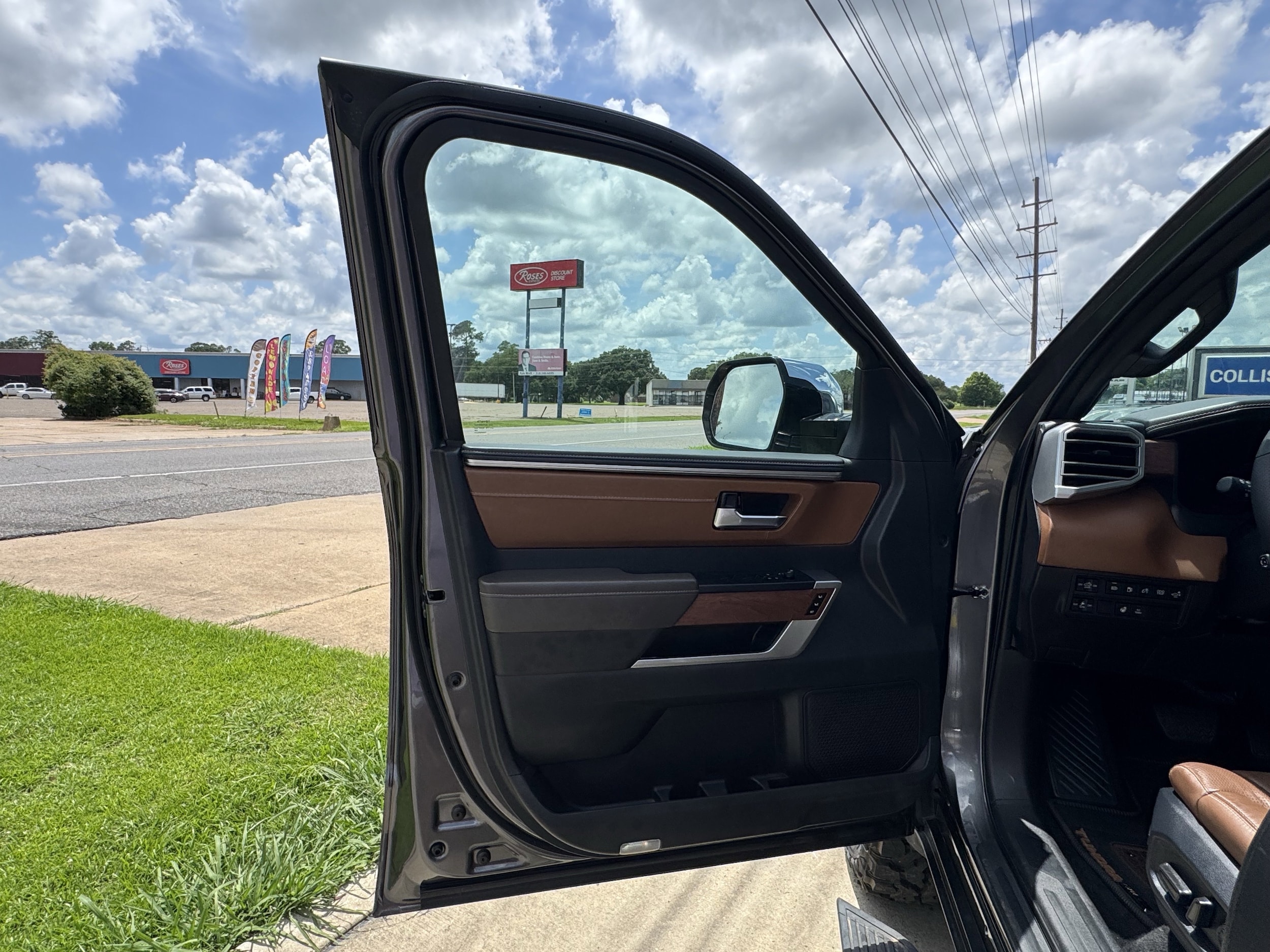 2025 Toyota Tundra 1794 Edition - Photo 9