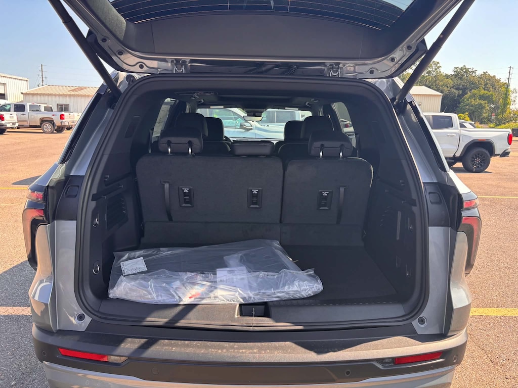 New 2027 Chevrolet Traverse LT SUV