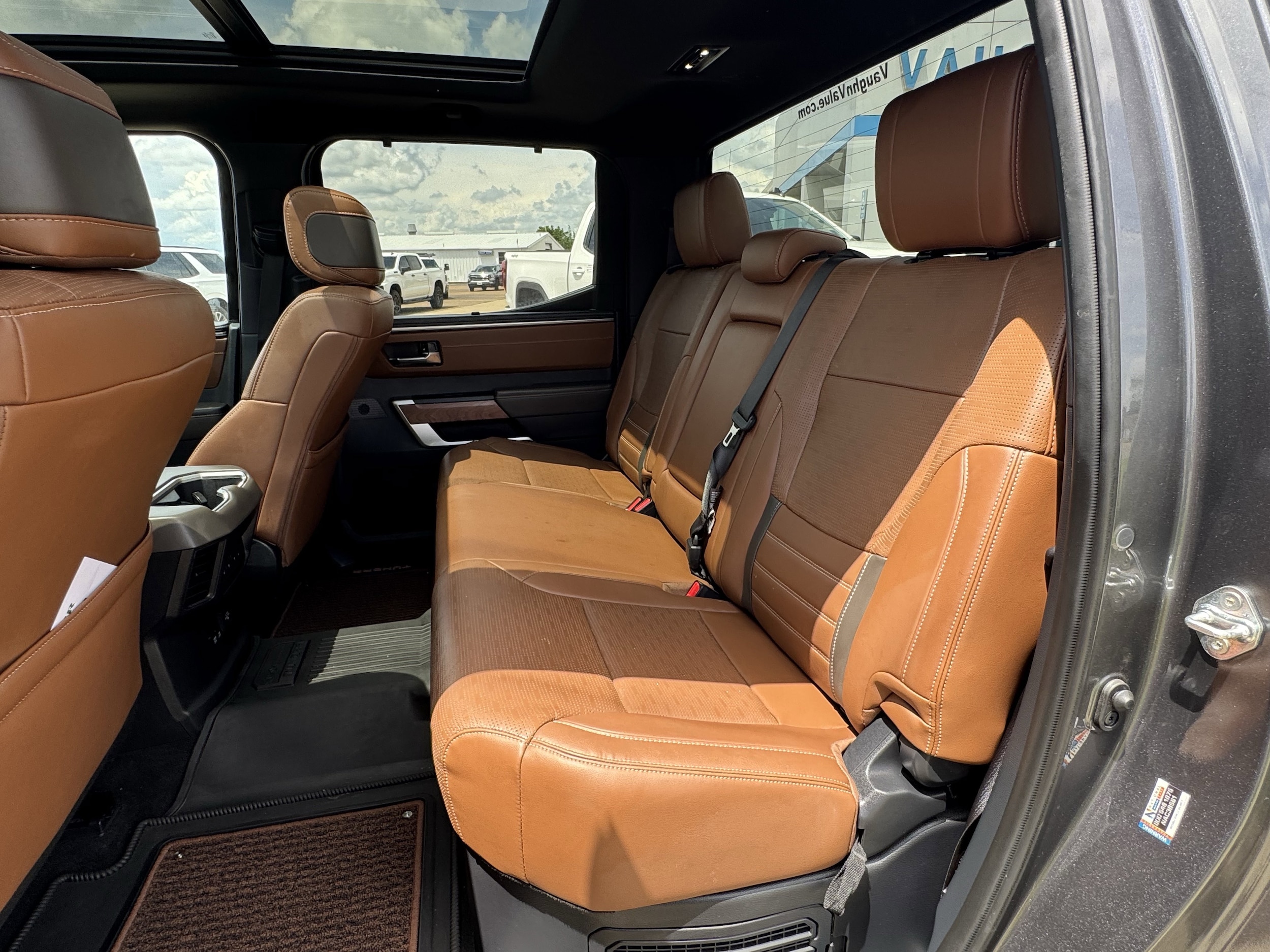 2025 Toyota Tundra 1794 Edition - Photo 18