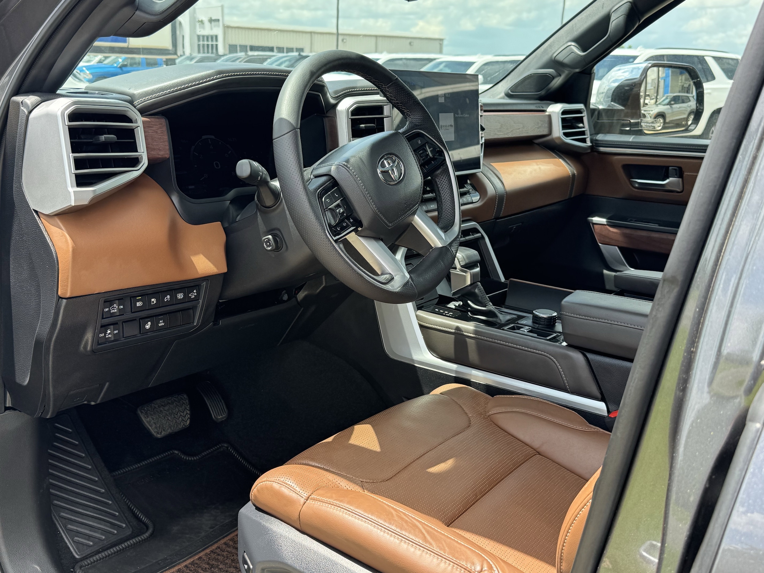 2025 Toyota Tundra 1794 Edition - Photo 10