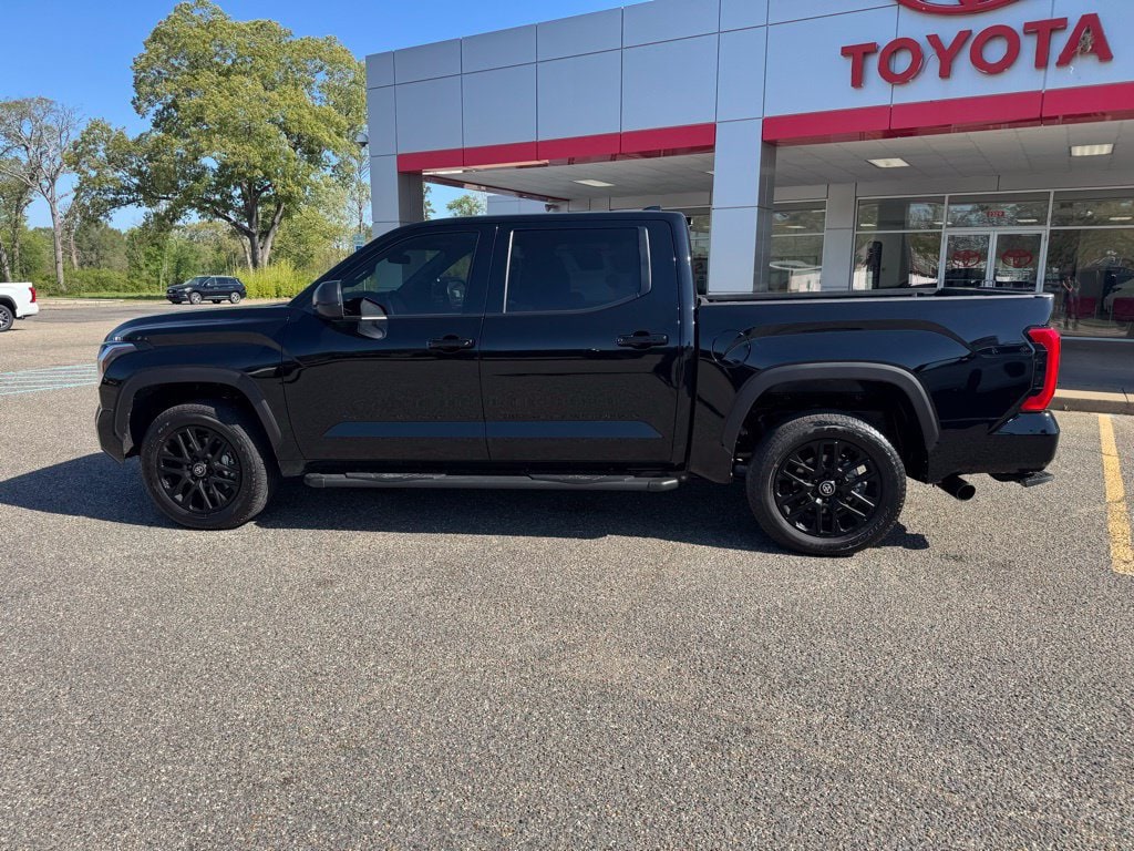 2026 Toyota Tundra SR5 - Photo 8
