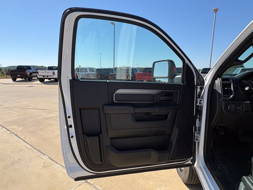 2025 RAM Ram 3500 Chassis Cab Tradesman - Photo 10