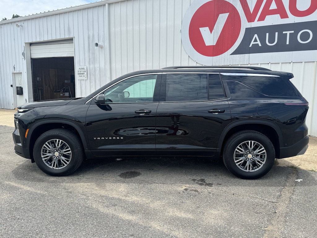 New 2025 Chevrolet Traverse LT SUV