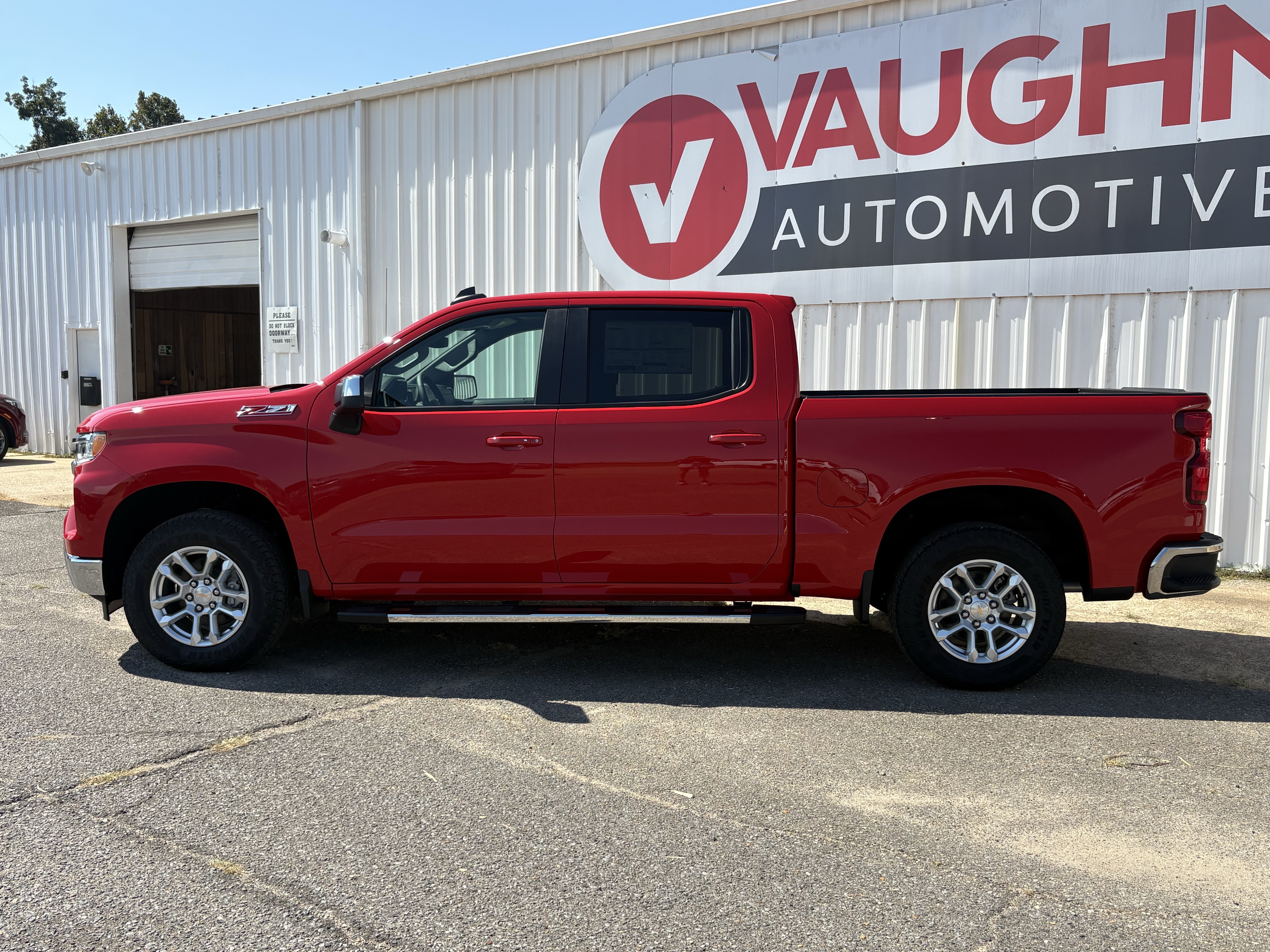 New 2026 Chevrolet Silverado 1500 LT w/1LT Truck Crew Cab
