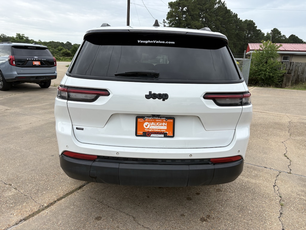 Used 2023 Jeep Grand Cherokee L Laredo SUV