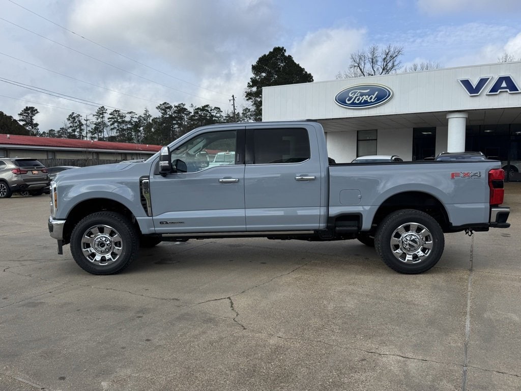 New 2026 Ford Super Duty F-350 SRW Lariat Truck Crew Cab
