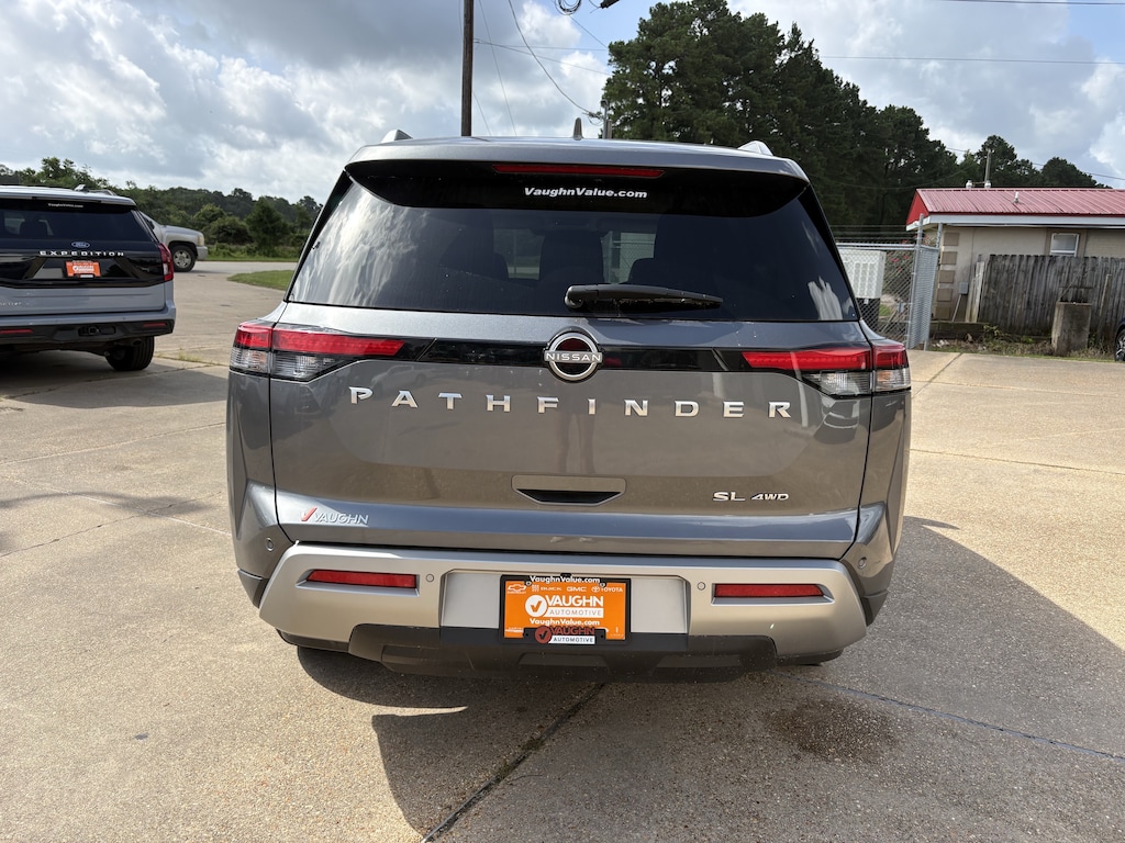 Used 2025 Nissan Pathfinder SL SUV