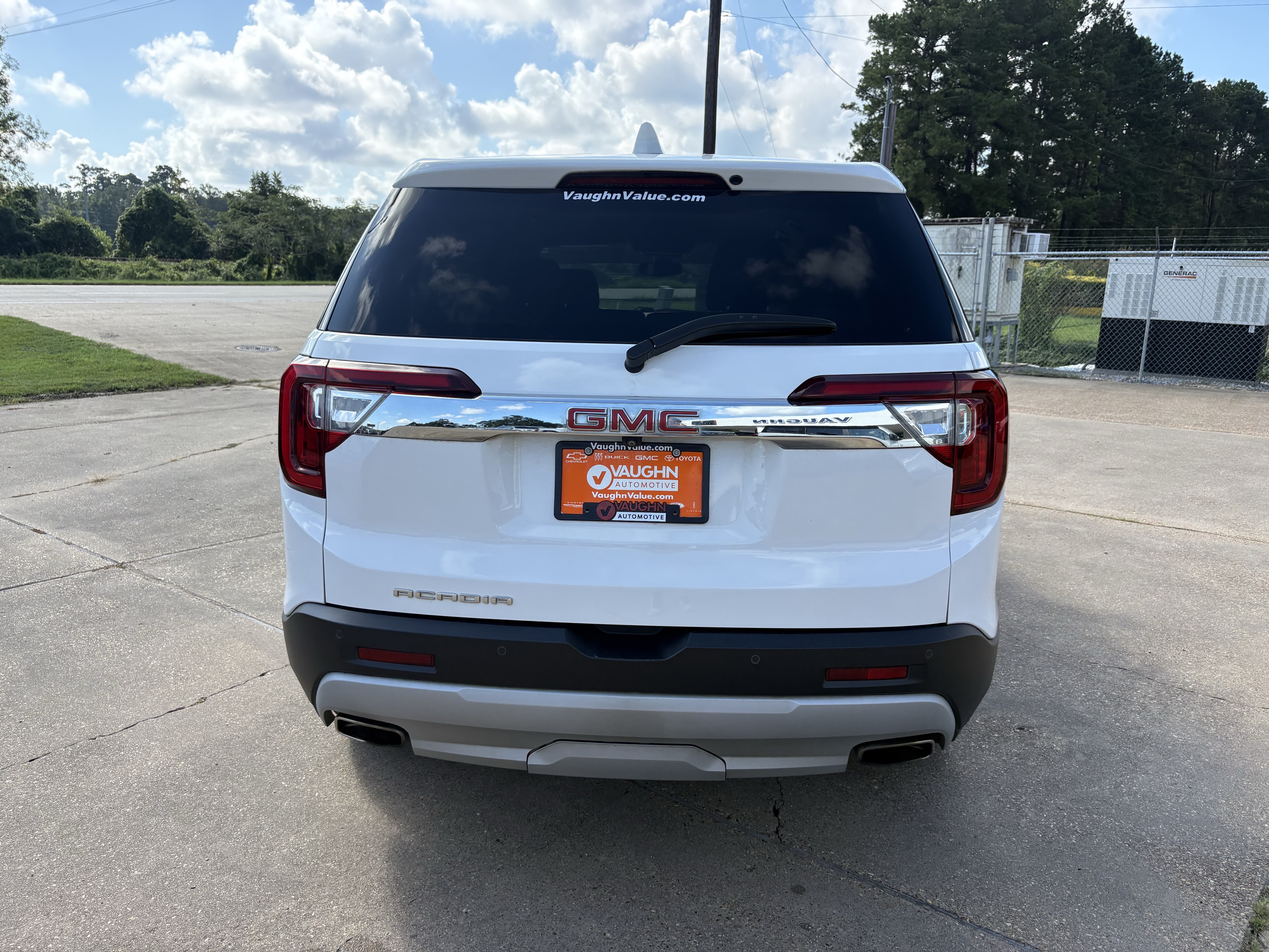 Used 2023 GMC Acadia SLE SUV