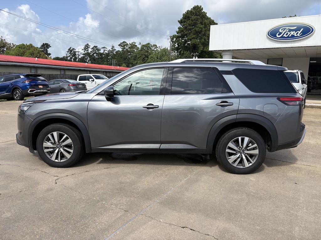 Used 2025 Nissan Pathfinder SL SUV